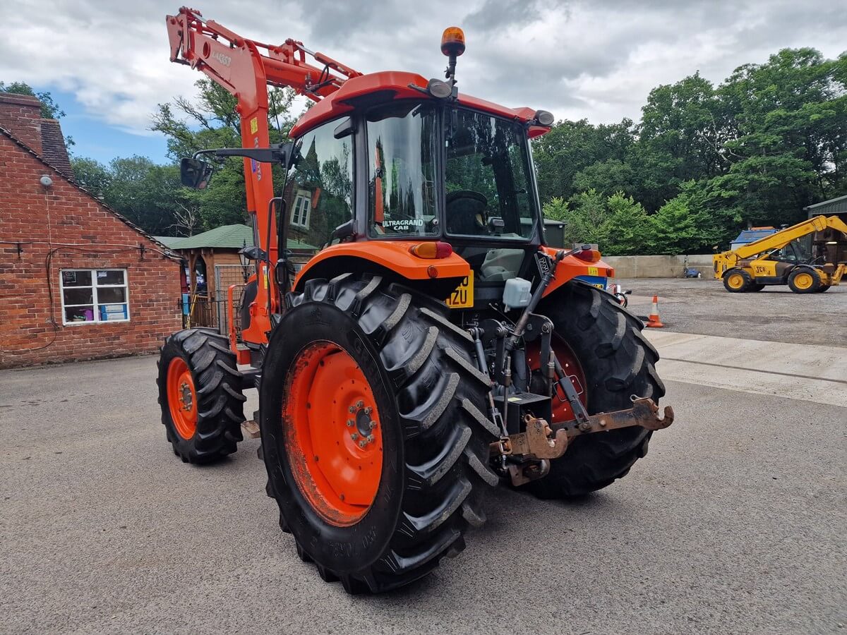 Kubota M9540 (T1377) TRACTOR - Image 3