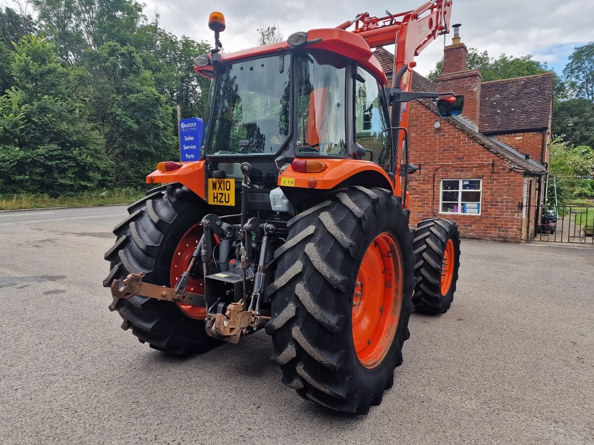 Kubota M9540 (T1377) TRACTOR - Image 2