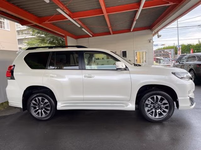 2023 LAND CRUISER PRADO TX-L 2.7 - Image 3