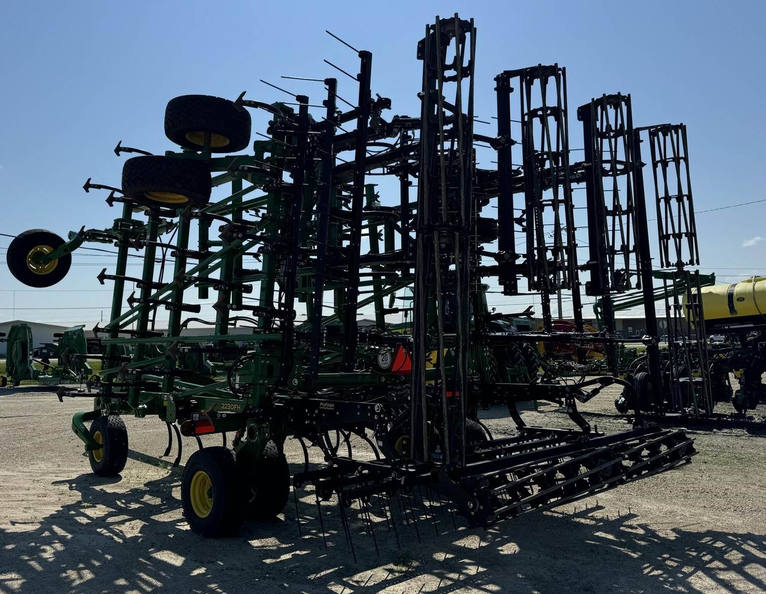 John Deere 2230FH Cultivator - Image 5