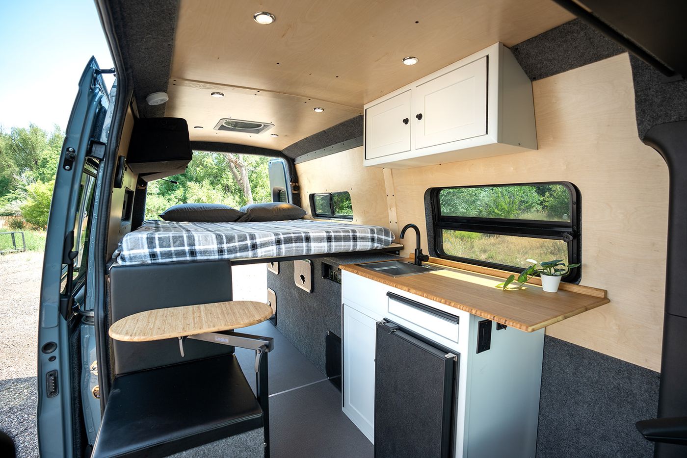 Mercedes-Benz Sprinter 144" 2WD - Image 3