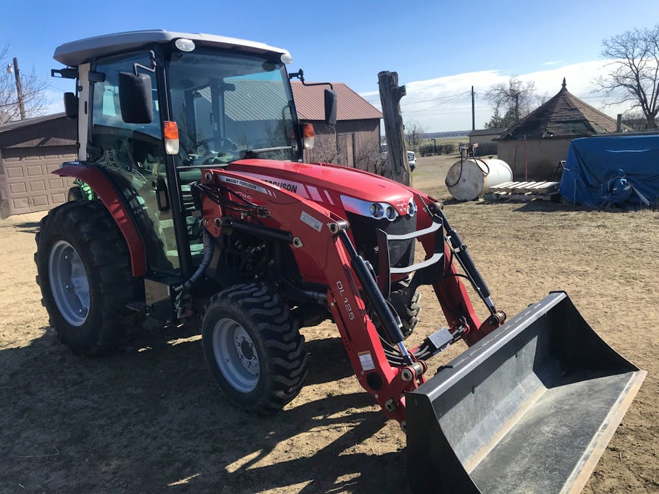 Massey Ferguson 1742 Tractor - Image 4