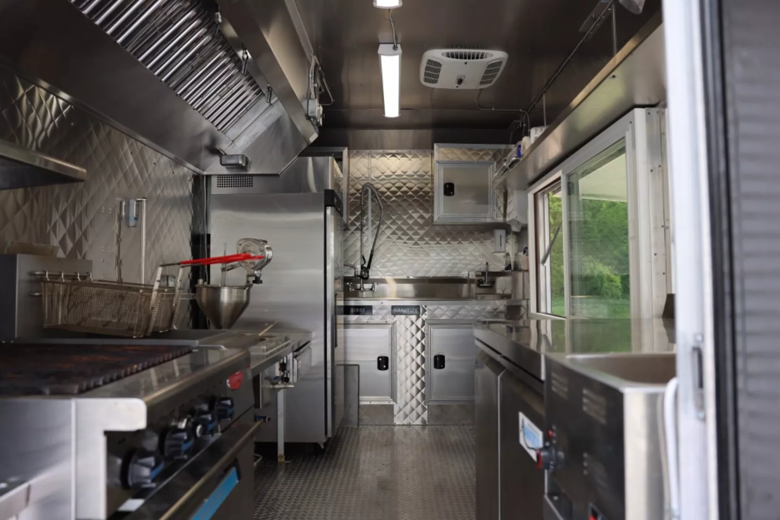 Custom Food Trailer 8' x 14' - Image 8