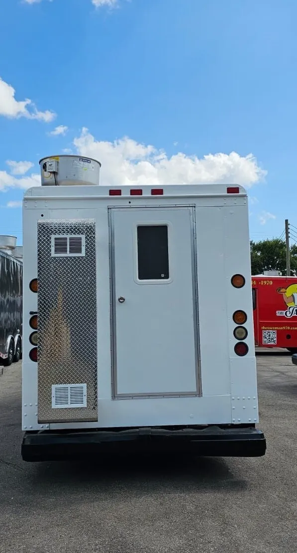 Food Truck with Brand New Kitchen Custom Build - Image 3