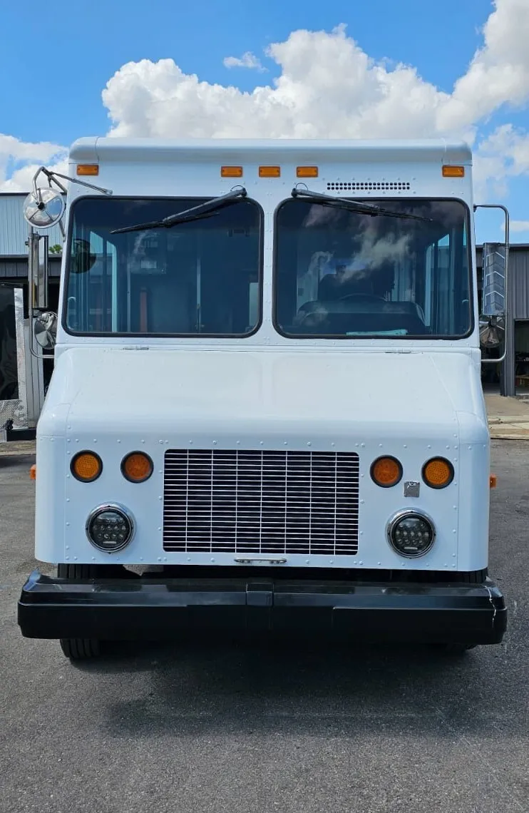 Food Truck with Brand New Kitchen Custom Build - Image 4